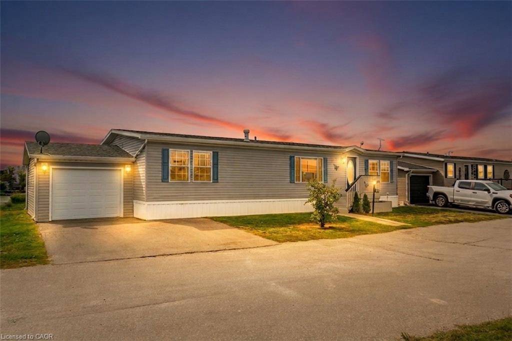 45 Riverbend Crescent Property Photo 2