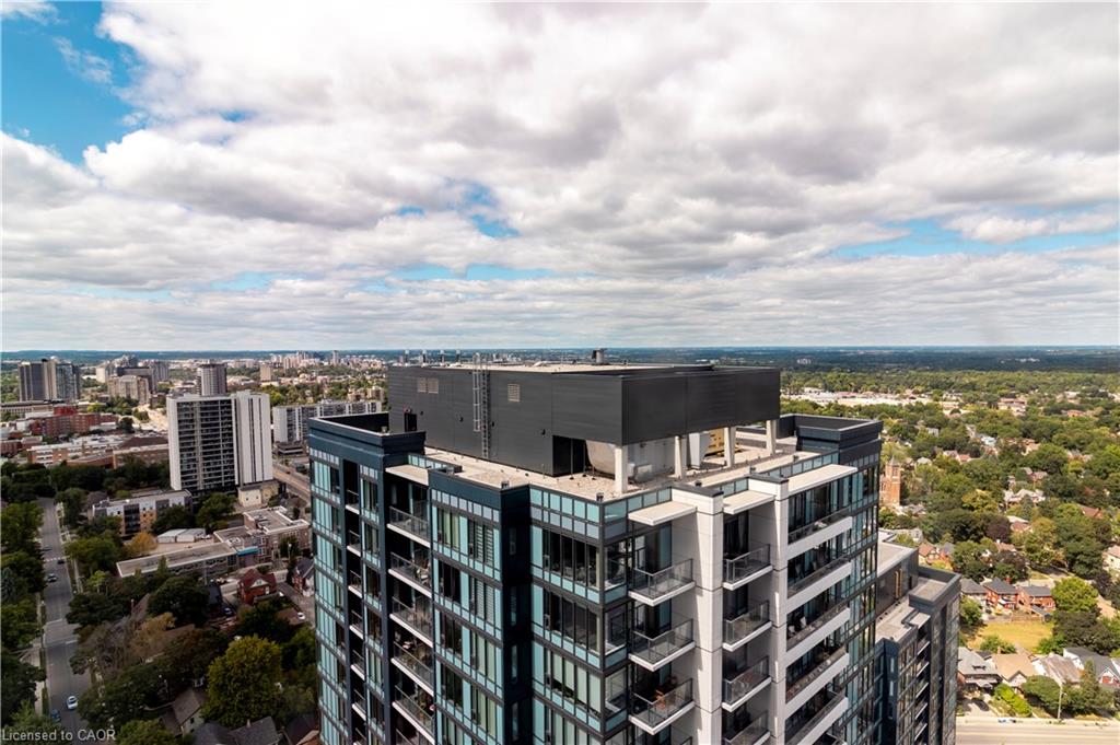 3308-25 Wellington Street S Property Photo 5