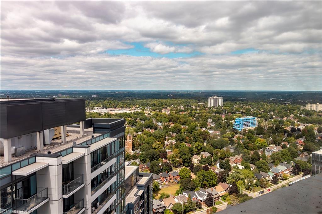 3308-25 Wellington Street S Property Photo 6