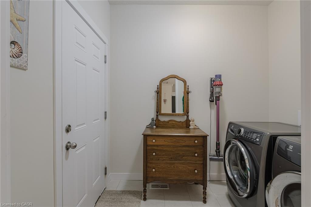 12 Brookfield Lane Property Photo 14