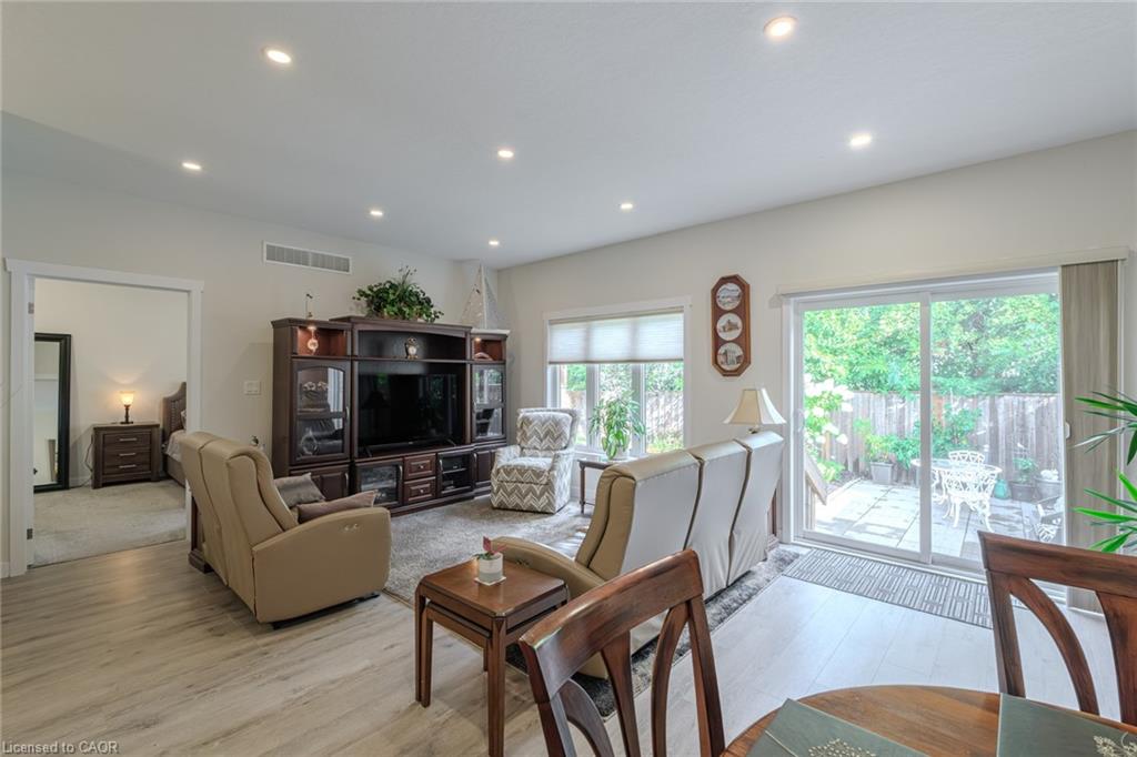 12 Brookfield Lane Property Photo 22