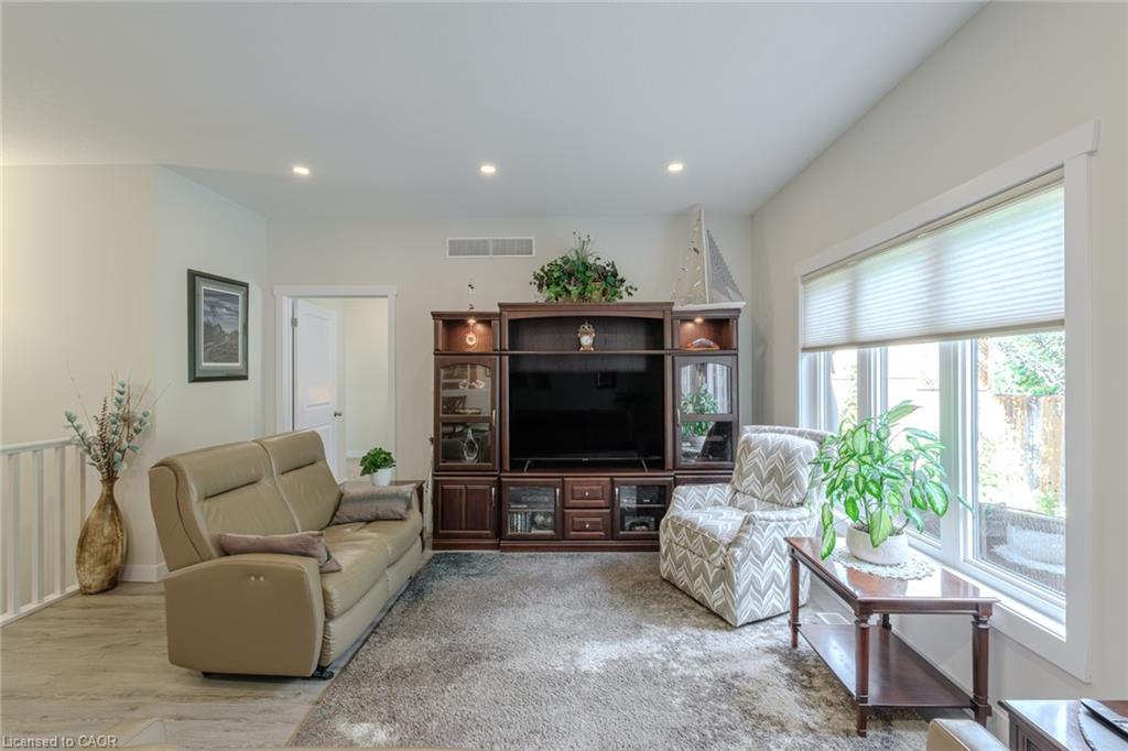 12 Brookfield Lane Property Photo 23