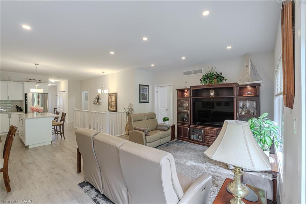 12 Brookfield Lane Property Photo 24