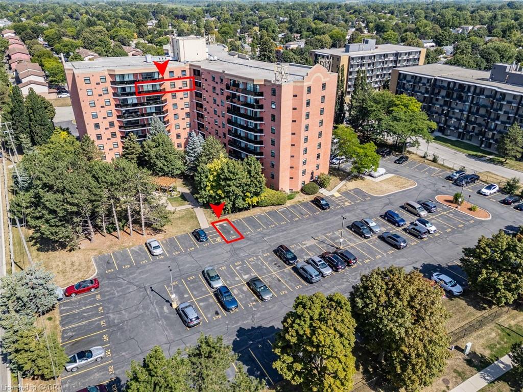 807-9 Bonheur Court Property Photo 2