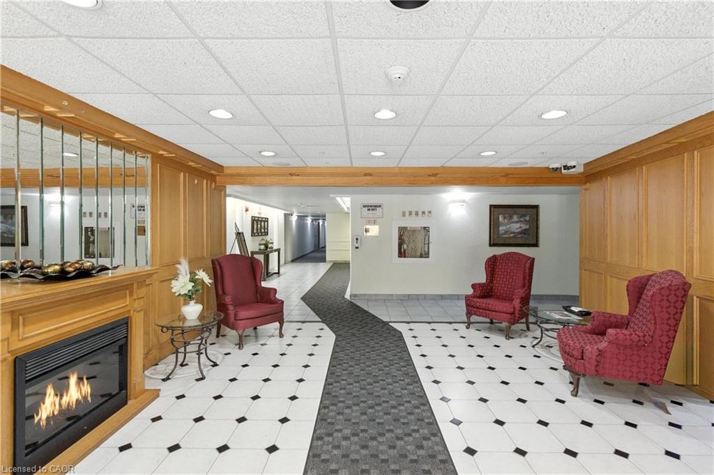 807-9 Bonheur Court Property Photo 5