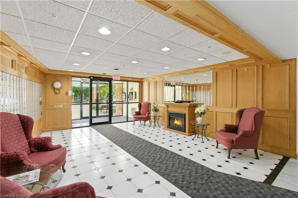 807-9 Bonheur Court Property Photo 7