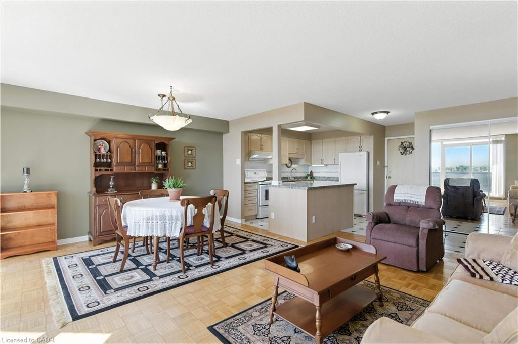 807-9 Bonheur Court Property Photo 19