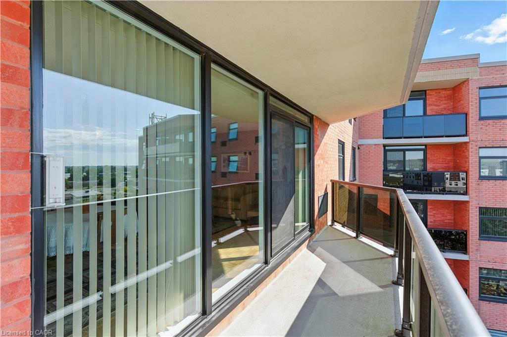 807-9 Bonheur Court Property Photo 28