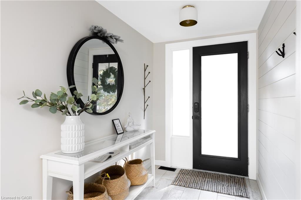 2872 Muskoka Road 118 W Property Photo 4