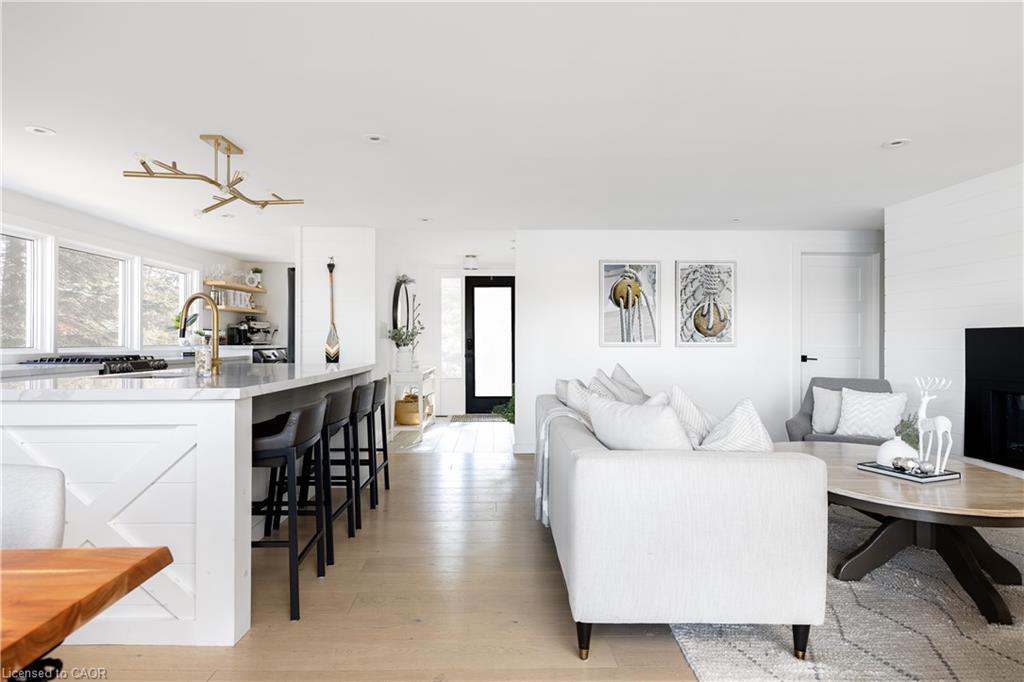 2872 Muskoka Road 118 W Property Photo 6