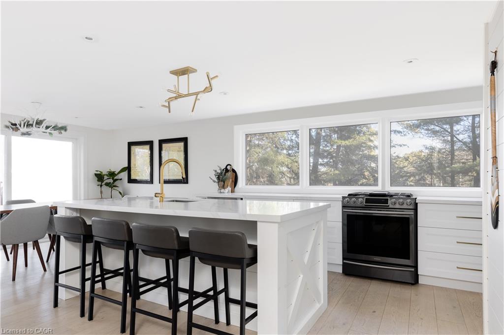 2872 Muskoka Road 118 W Property Photo 11