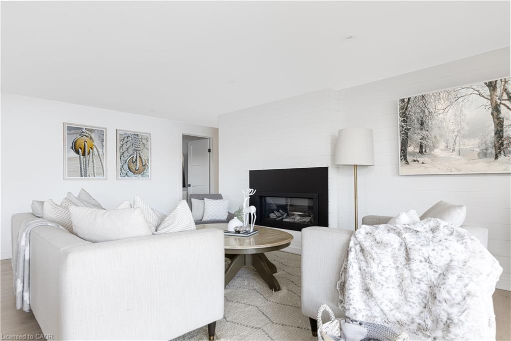 2872 Muskoka Road 118 W Property Photo 15