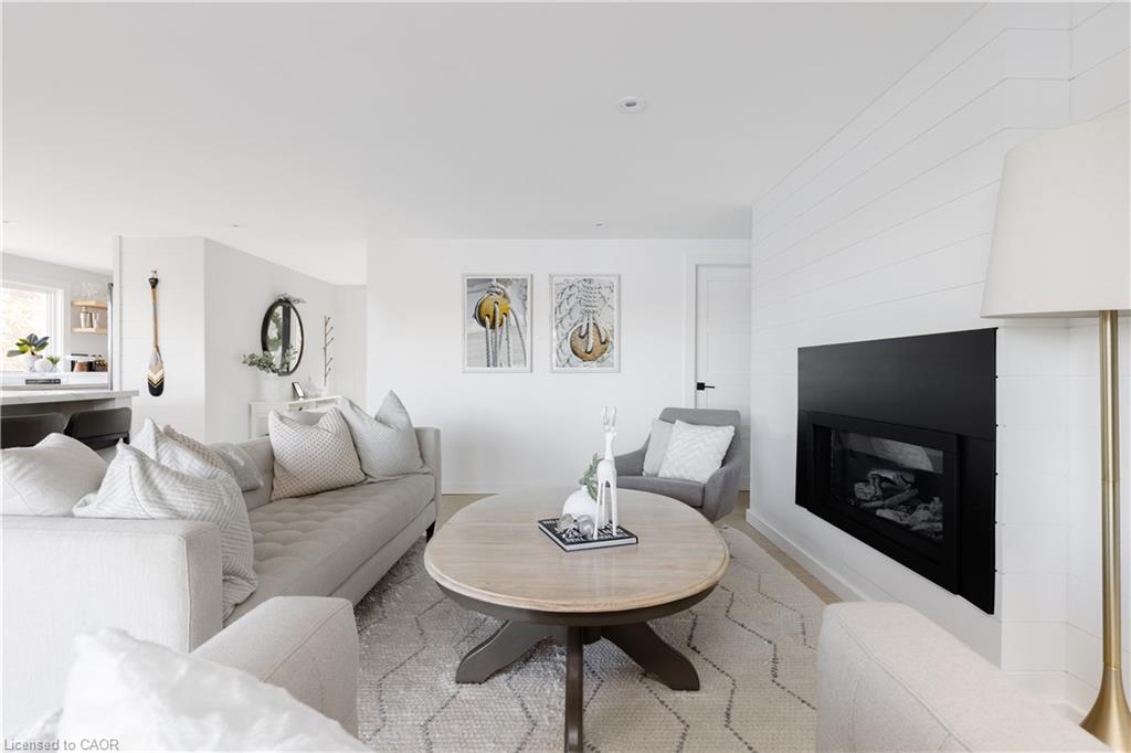 2872 Muskoka Road 118 W Property Photo 16