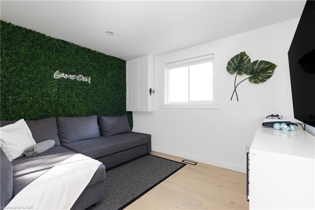 2872 Muskoka Road 118 W Property Photo 20