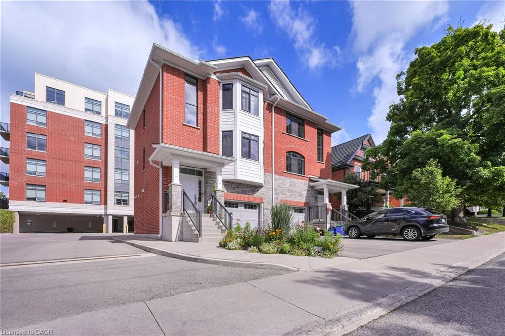 170 Benton Street S Property Photo 2