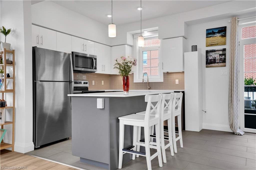 170 Benton Street S Property Photo 11