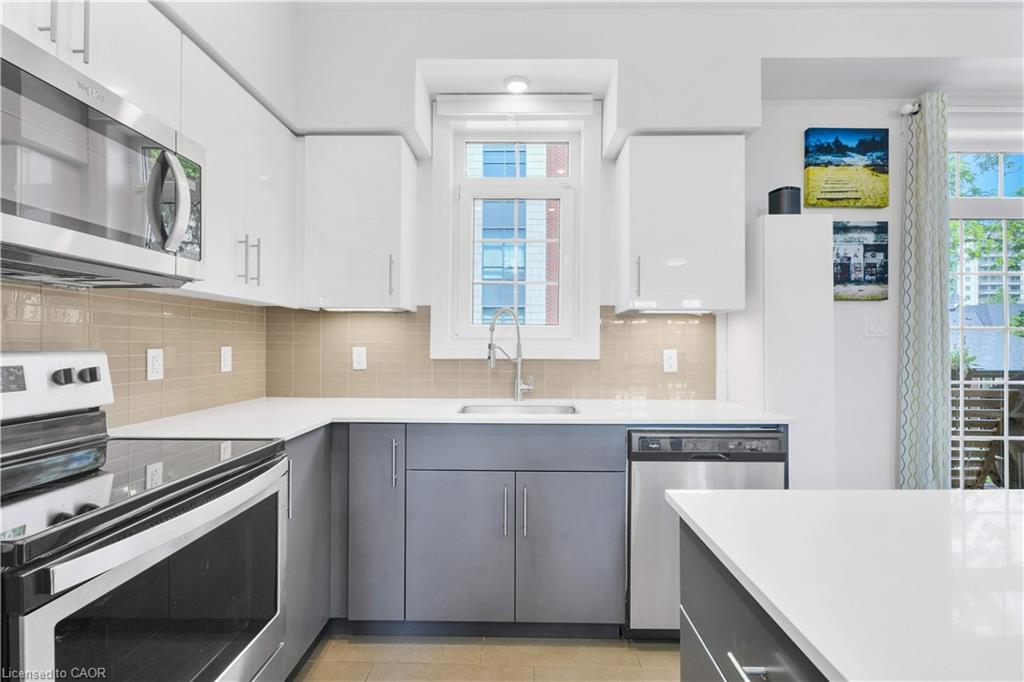 170 Benton Street S Property Photo 15