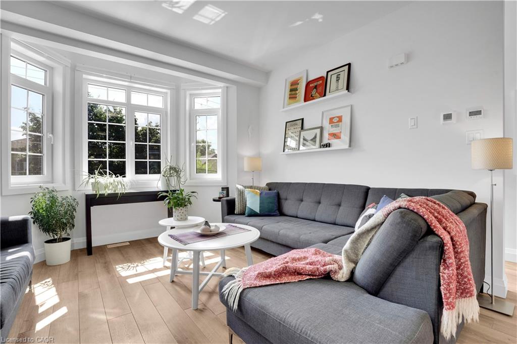 170 Benton Street S Property Photo 23