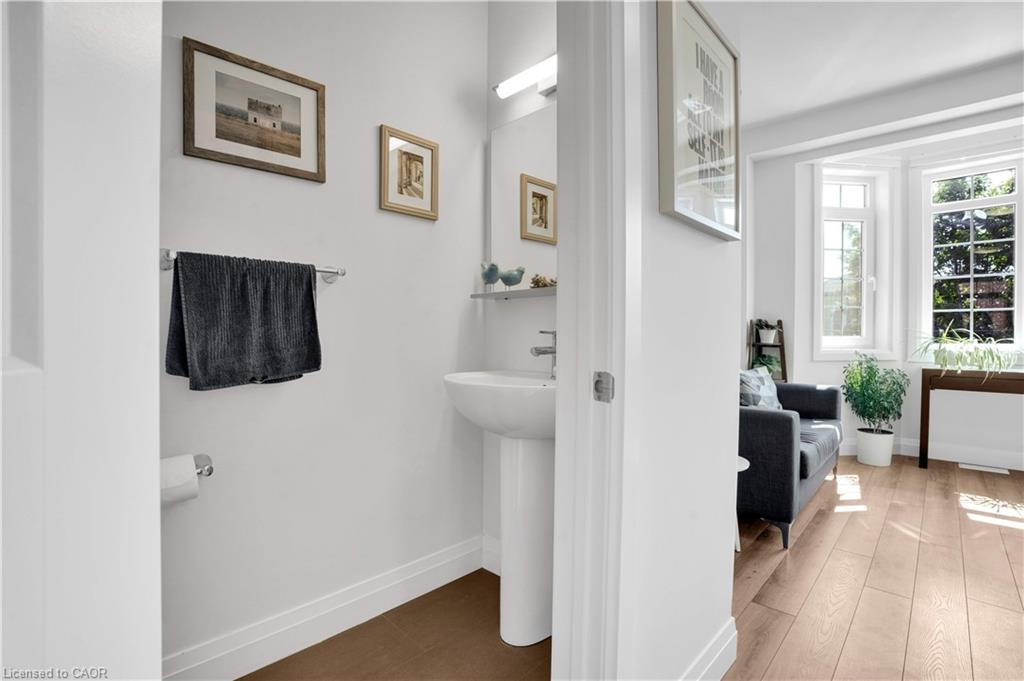 170 Benton Street S Property Photo 27