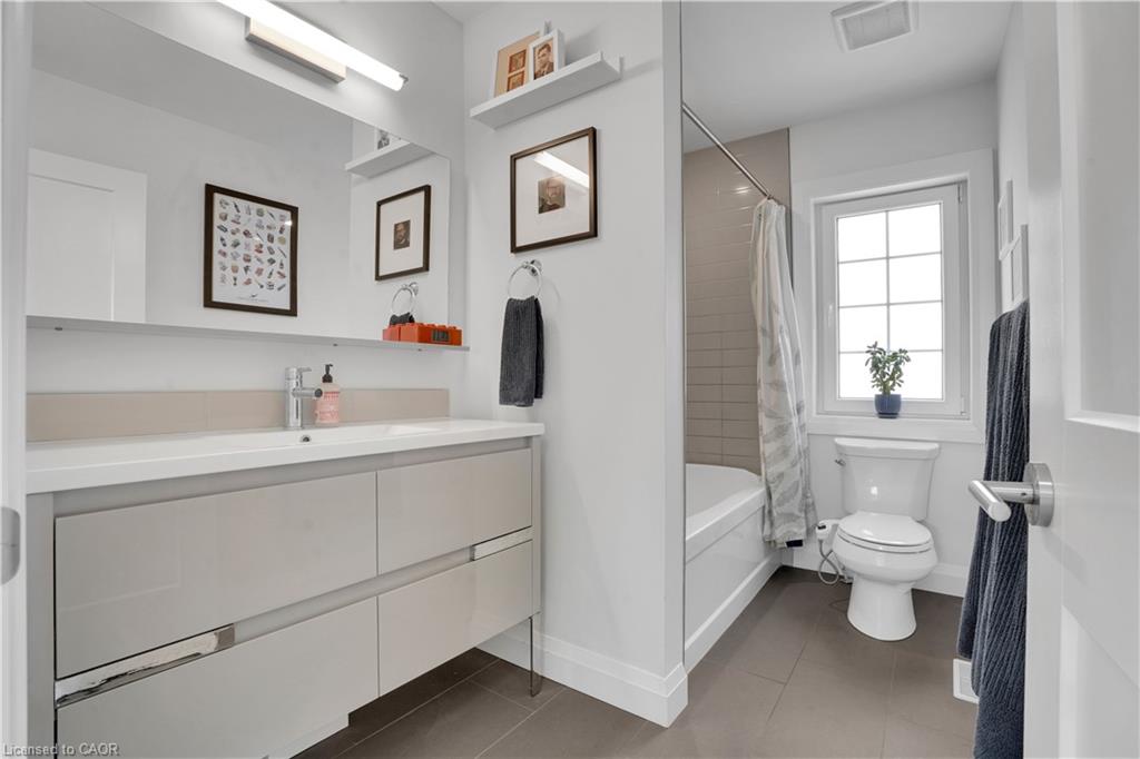 170 Benton Street S Property Photo 30