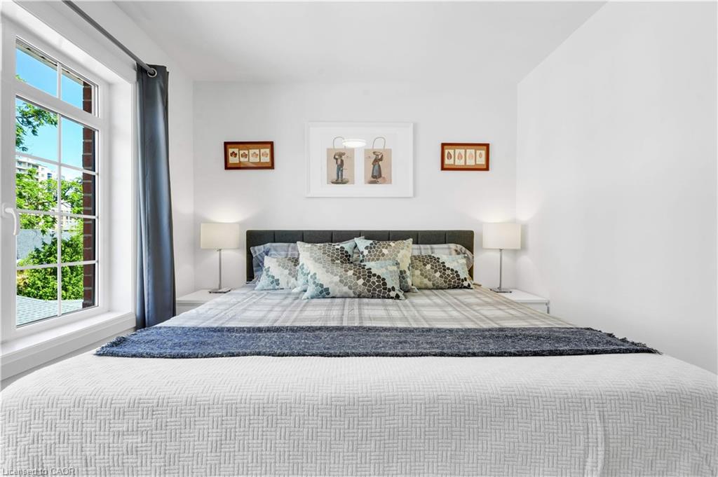 170 Benton Street S Property Photo 39