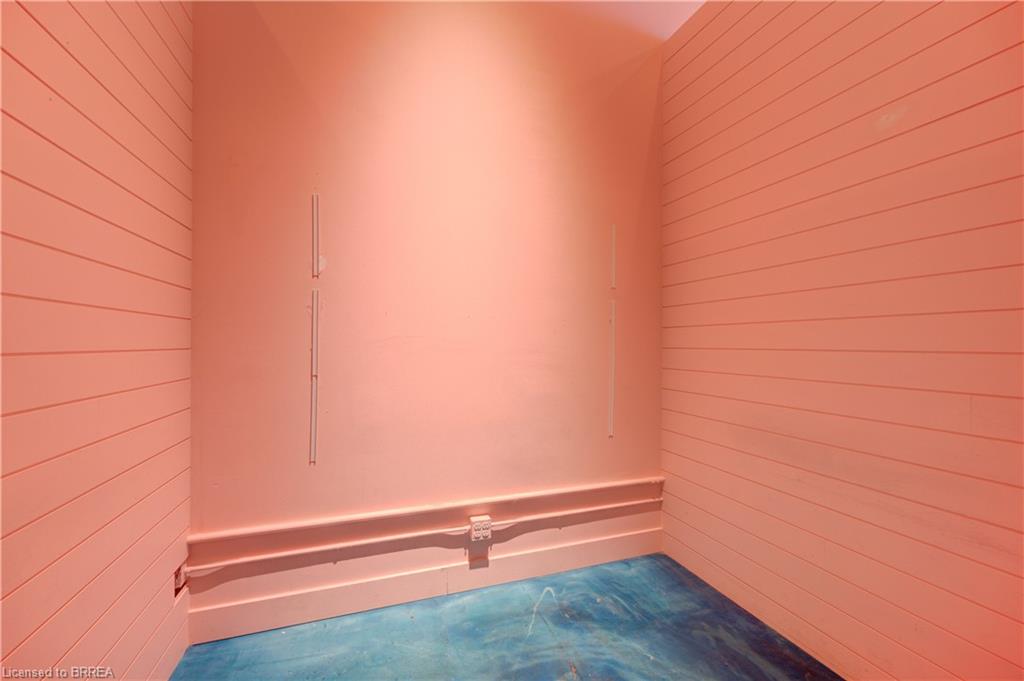 13-320 Colborne Street W Property Photo 11