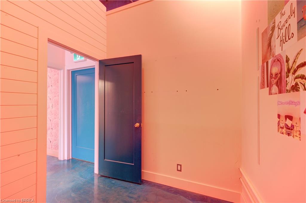 13-320 Colborne Street W Property Photo 16