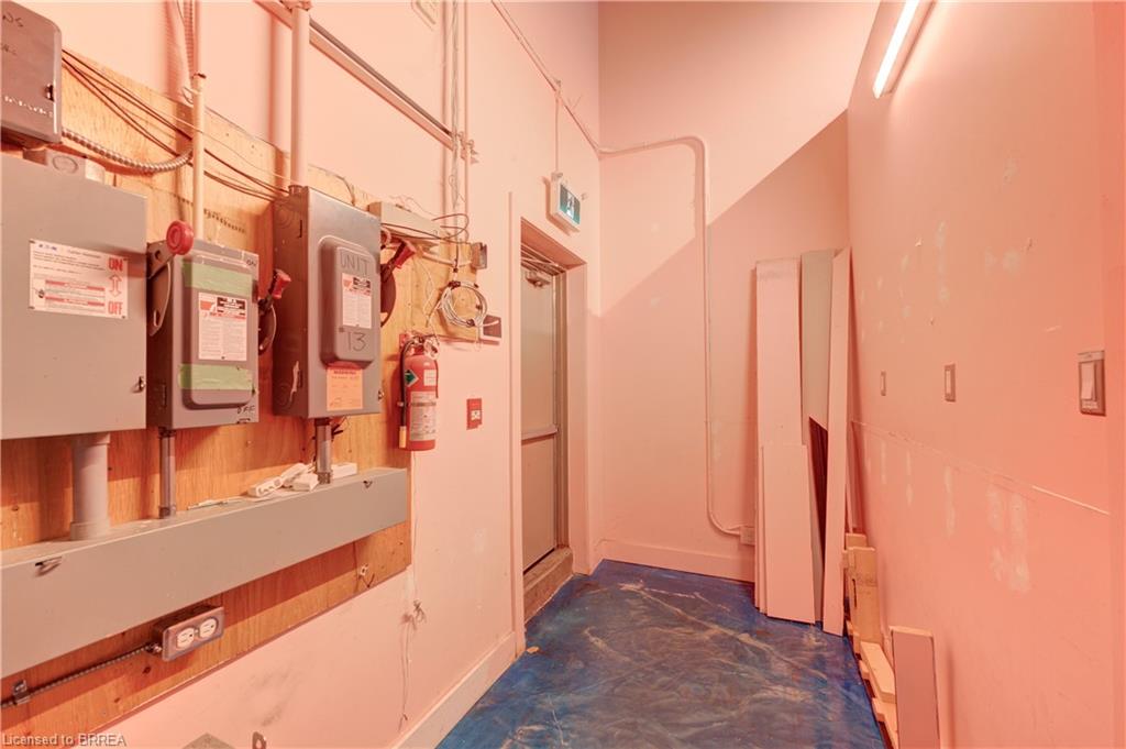 13-320 Colborne Street W Property Photo 19