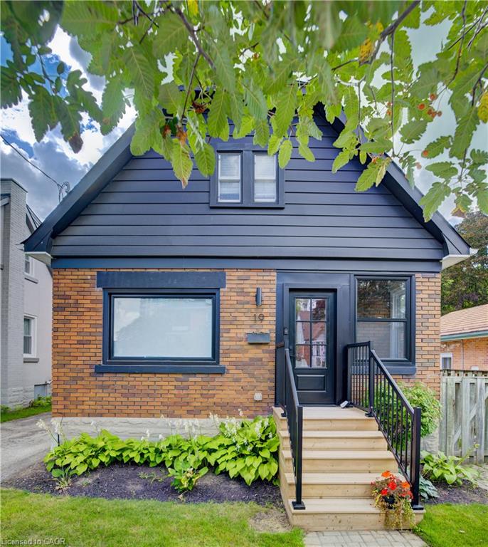 19 Dunbar Road N Property Photo 3