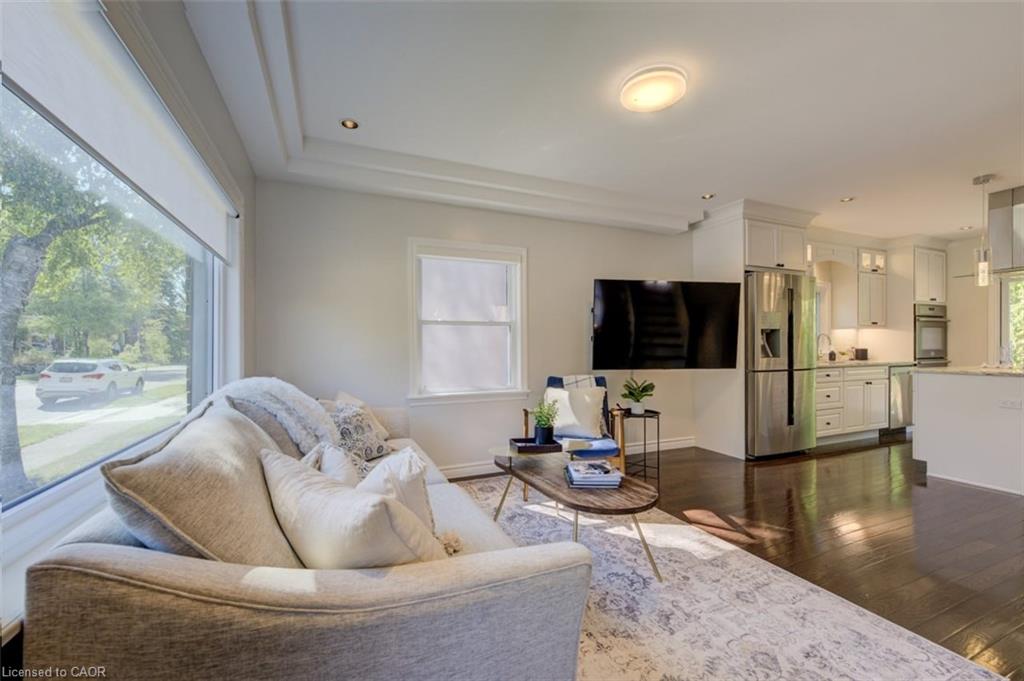 19 Dunbar Road N Property Photo 5