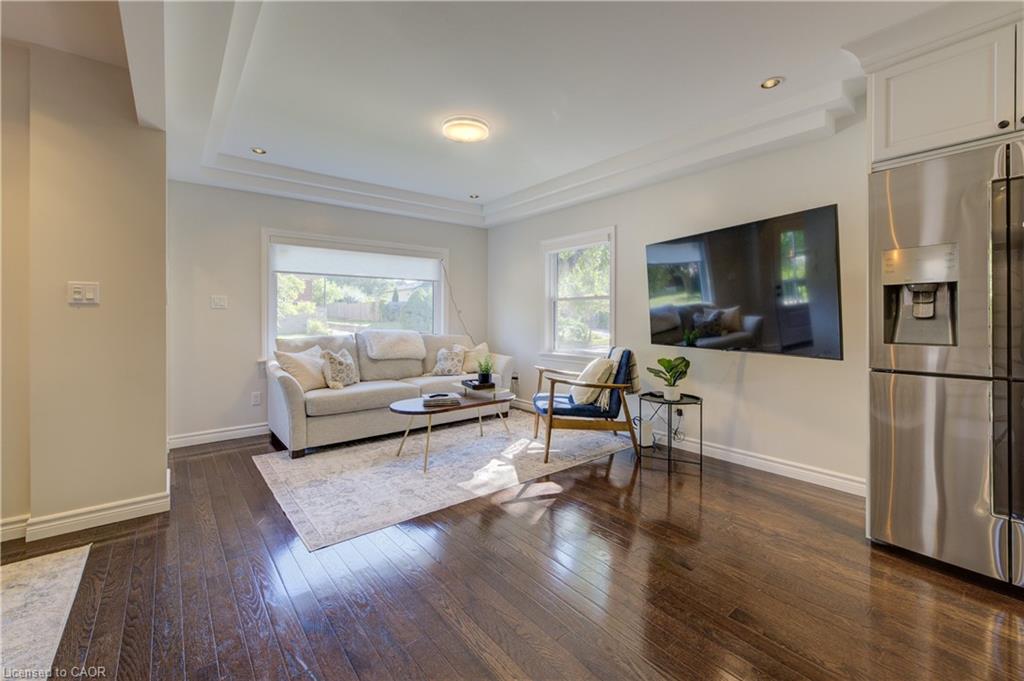 19 Dunbar Road N Property Photo 7