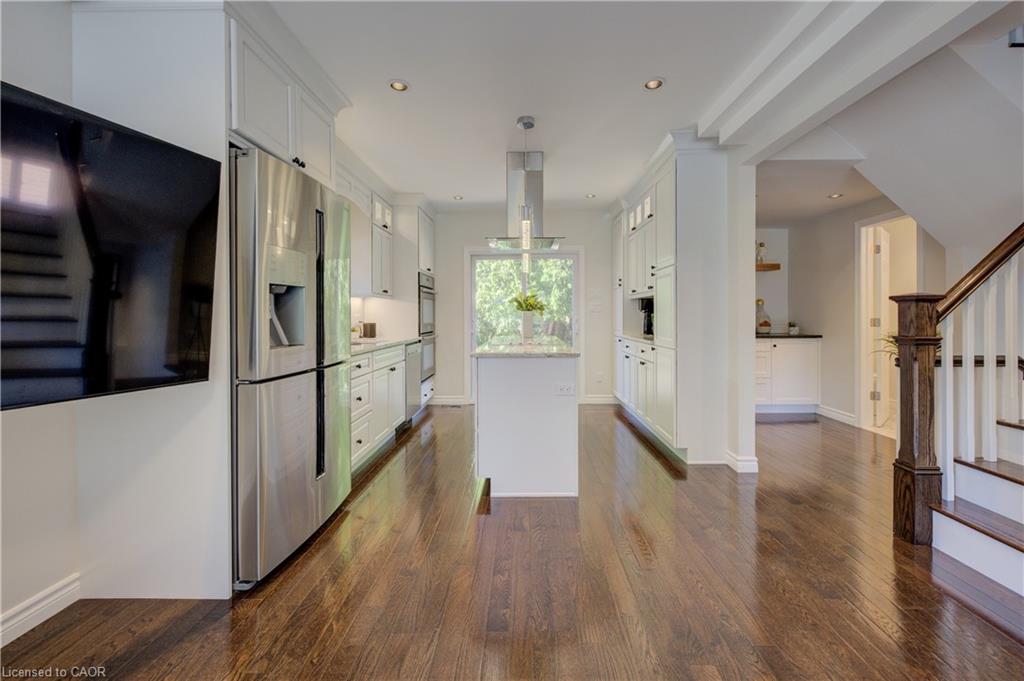 19 Dunbar Road N Property Photo 8