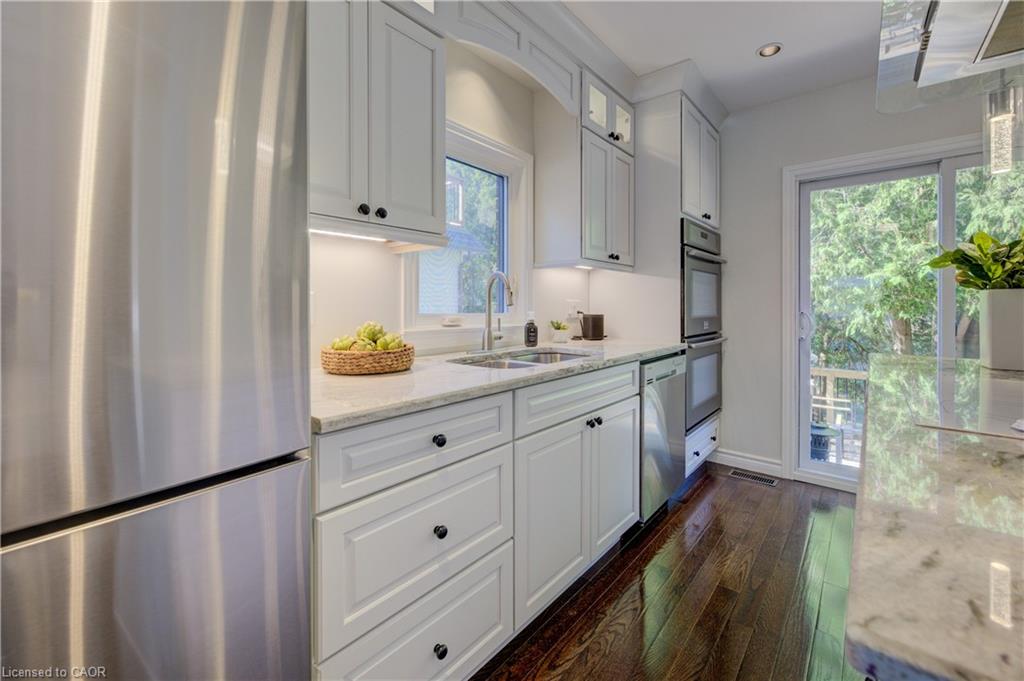 19 Dunbar Road N Property Photo 10