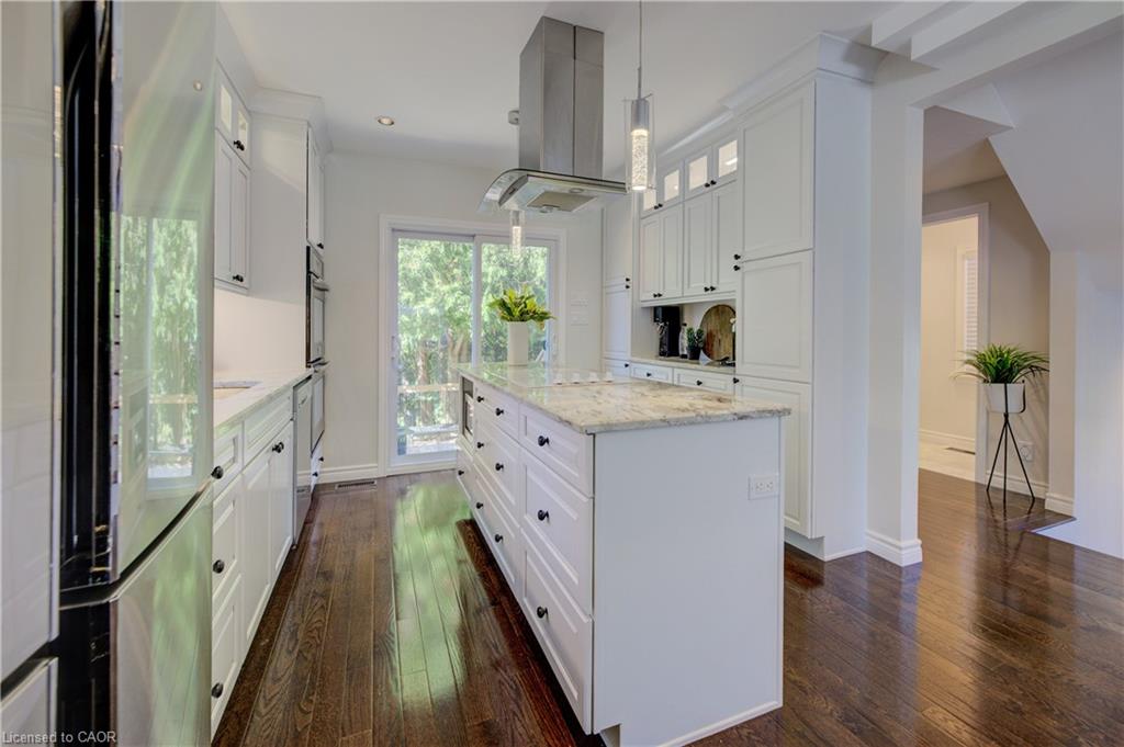 19 Dunbar Road N Property Photo 11