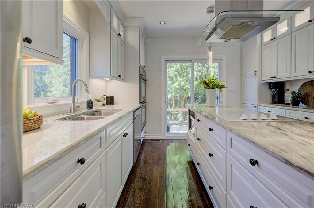 19 Dunbar Road N Property Photo 12