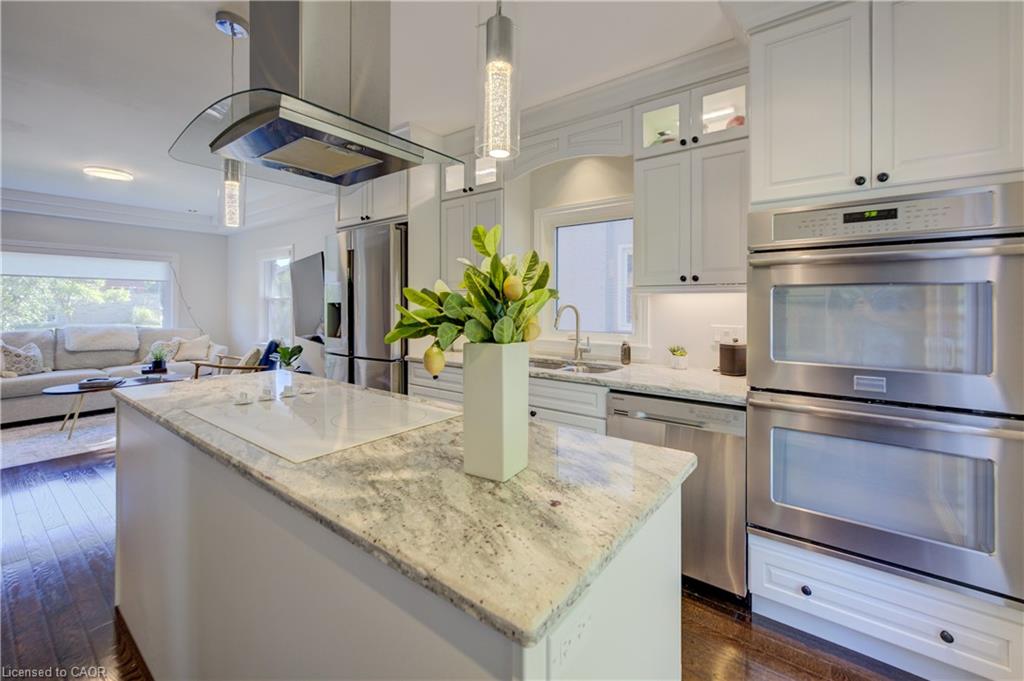 19 Dunbar Road N Property Photo 13