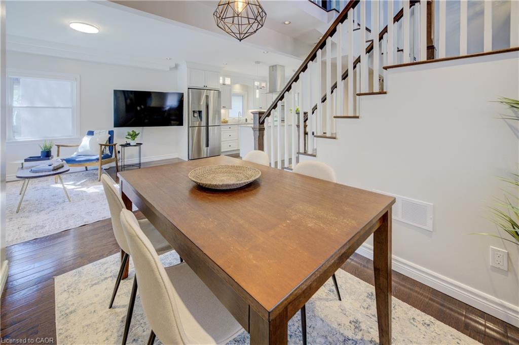 19 Dunbar Road N Property Photo 18