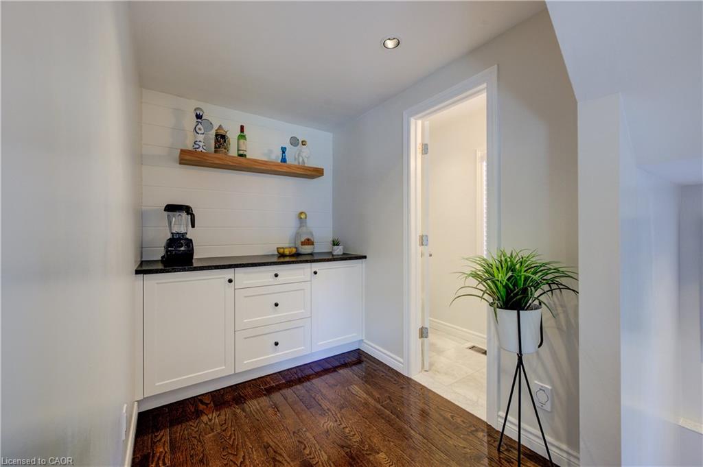 19 Dunbar Road N Property Photo 19