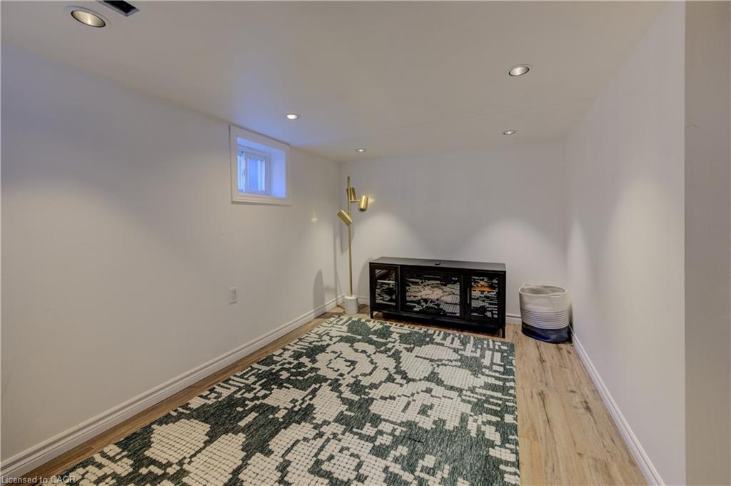 19 Dunbar Road N Property Photo 33