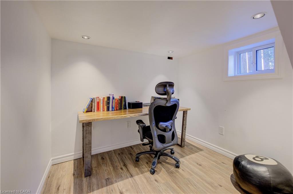 19 Dunbar Road N Property Photo 34