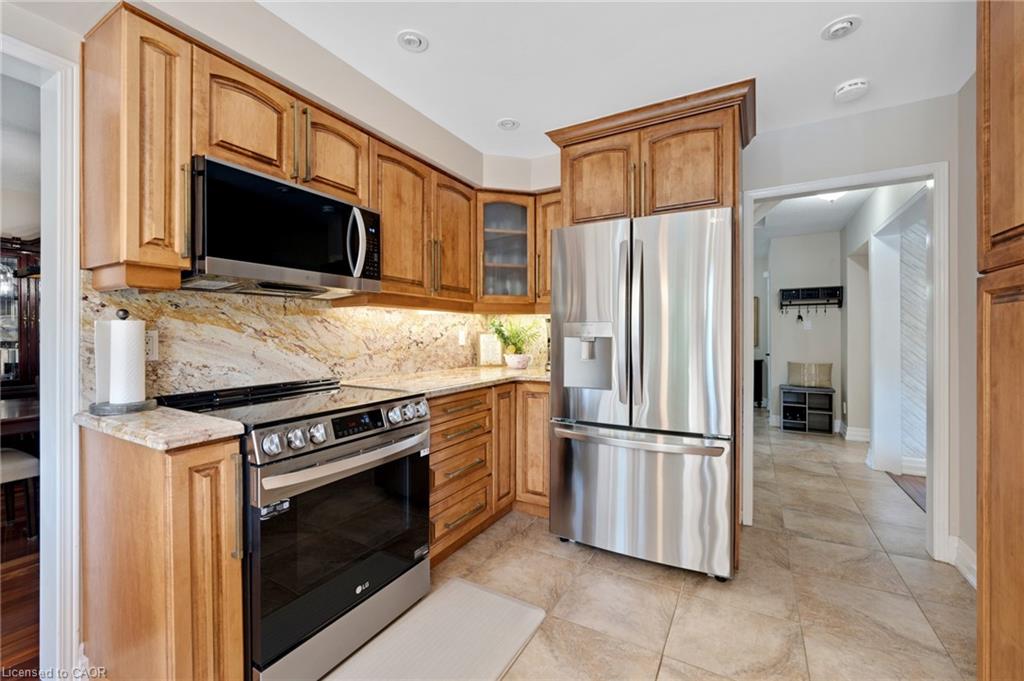 477 Burnett Avenue Property Photo 11