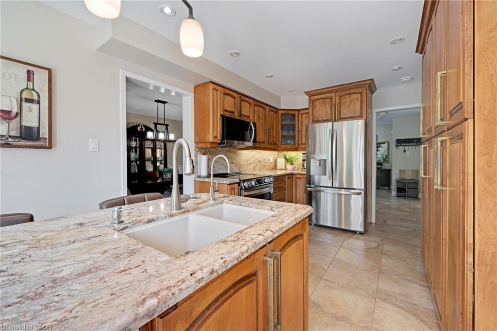 477 Burnett Avenue Property Photo 13