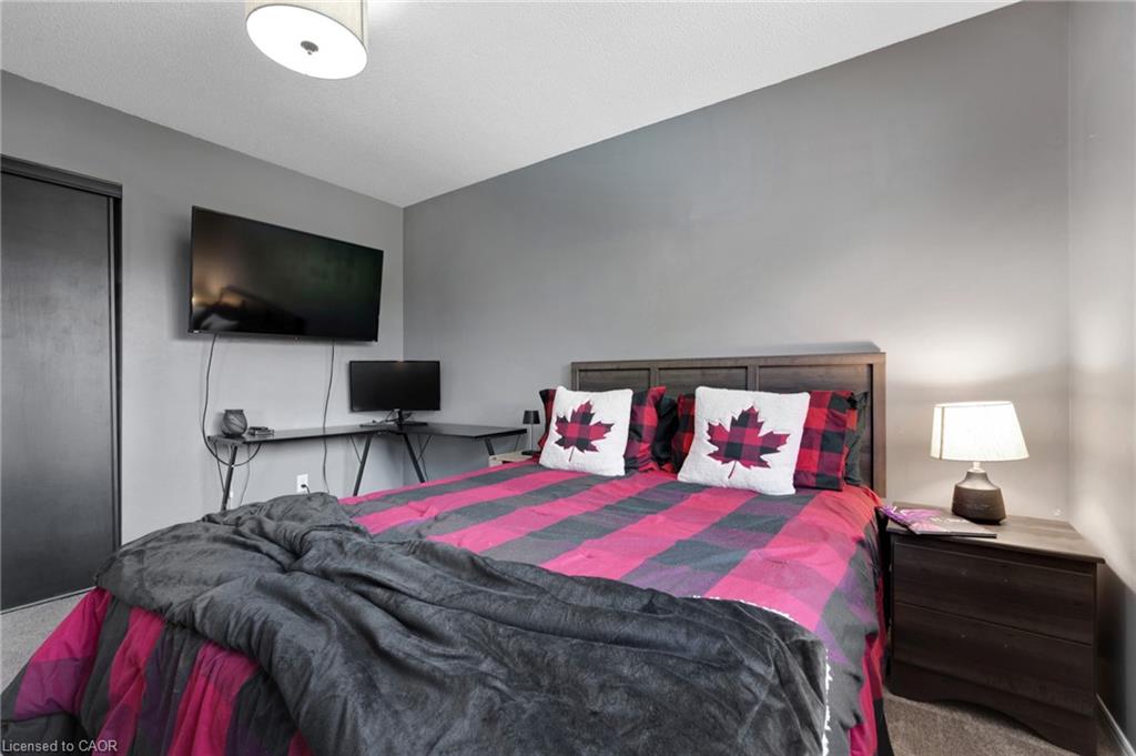 477 Burnett Avenue Property Photo 20