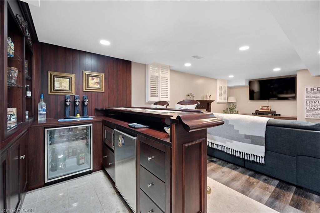 477 Burnett Avenue Property Photo 28