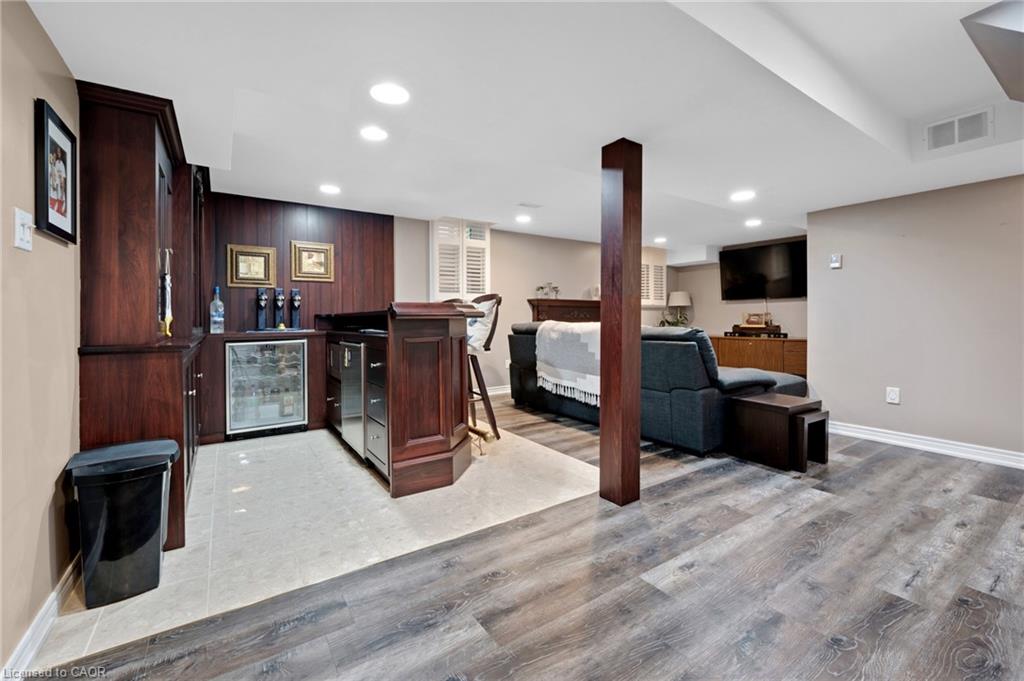 477 Burnett Avenue Property Photo 30