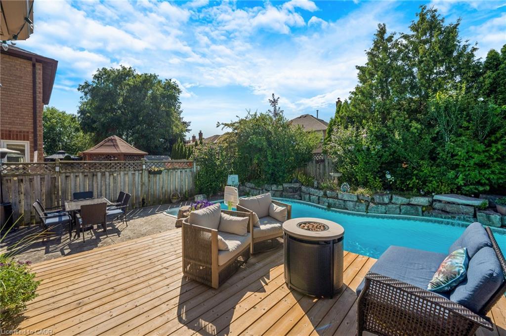 477 Burnett Avenue Property Photo 34