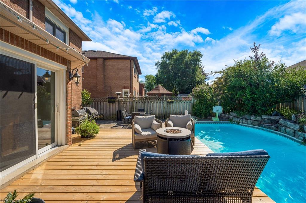 477 Burnett Avenue Property Photo 35