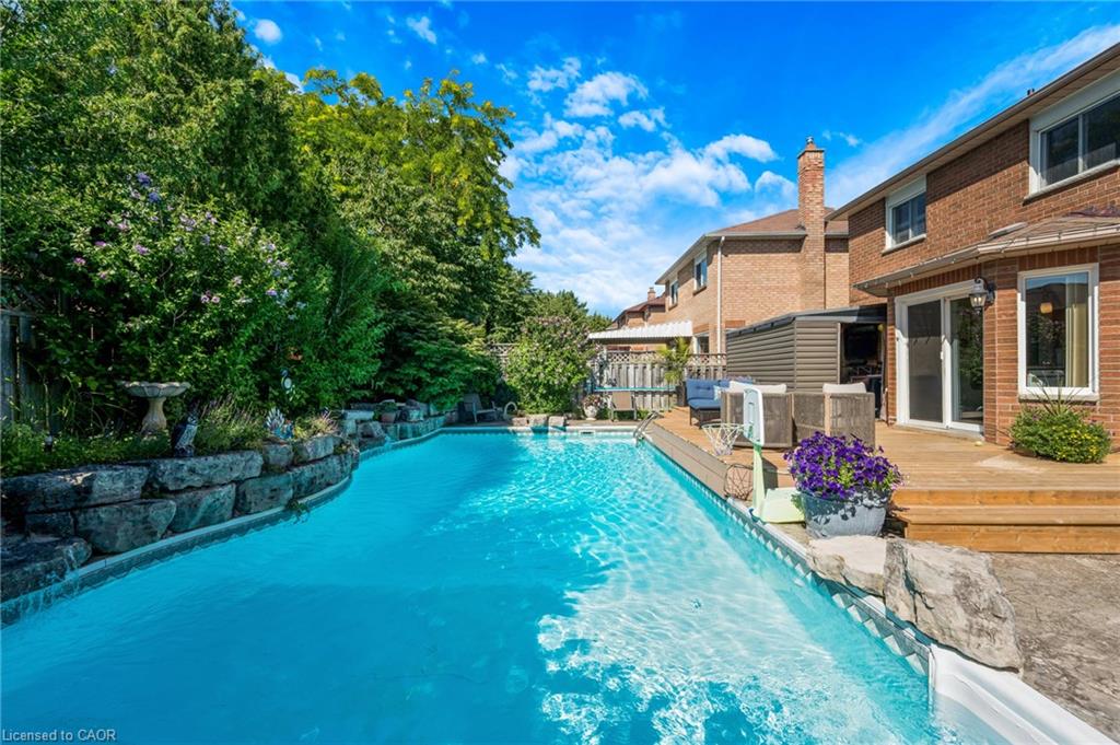 477 Burnett Avenue Property Photo 37