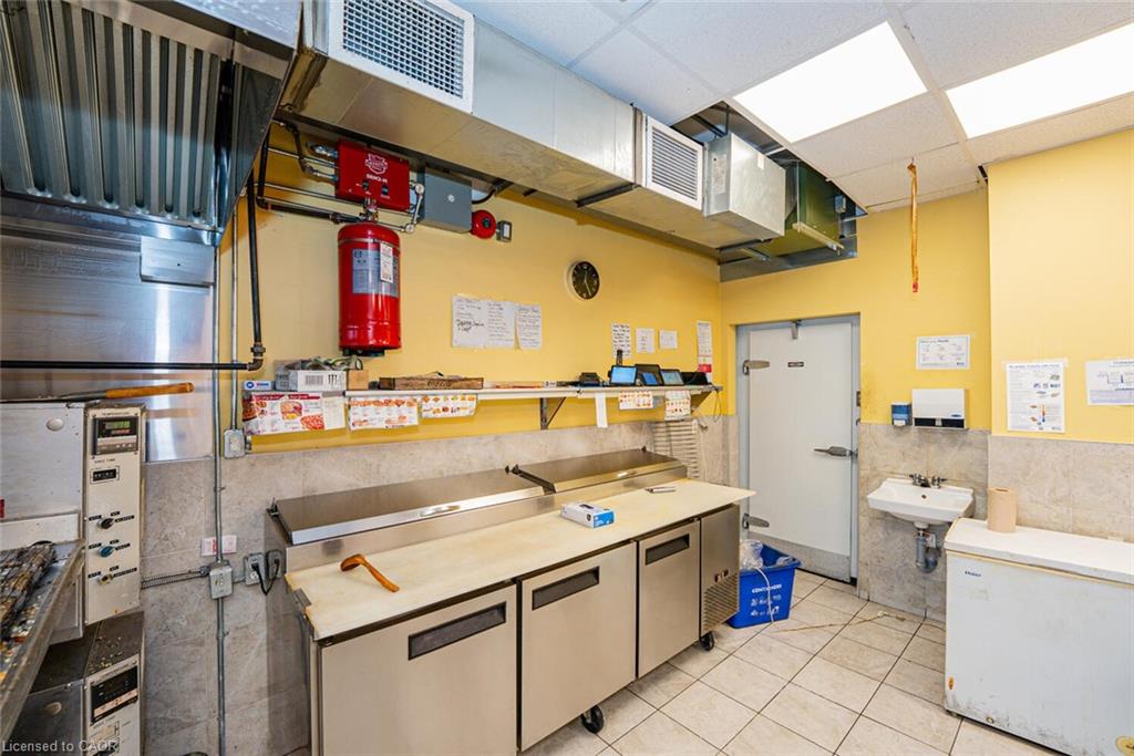 3062 Hurontario Street Property Photo 10