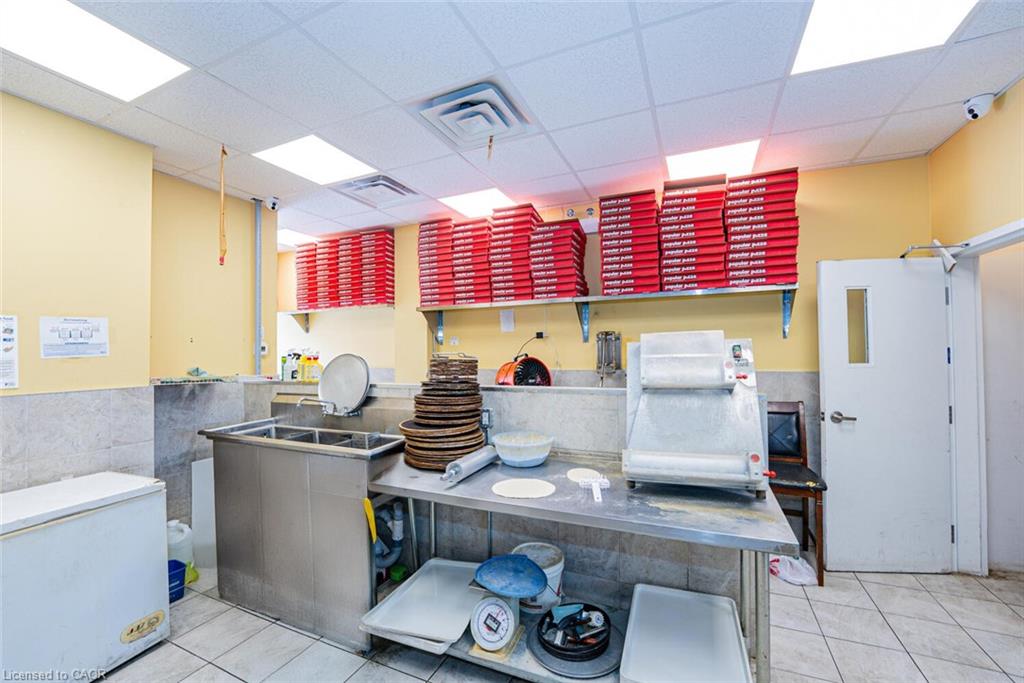 3062 Hurontario Street Property Photo 15